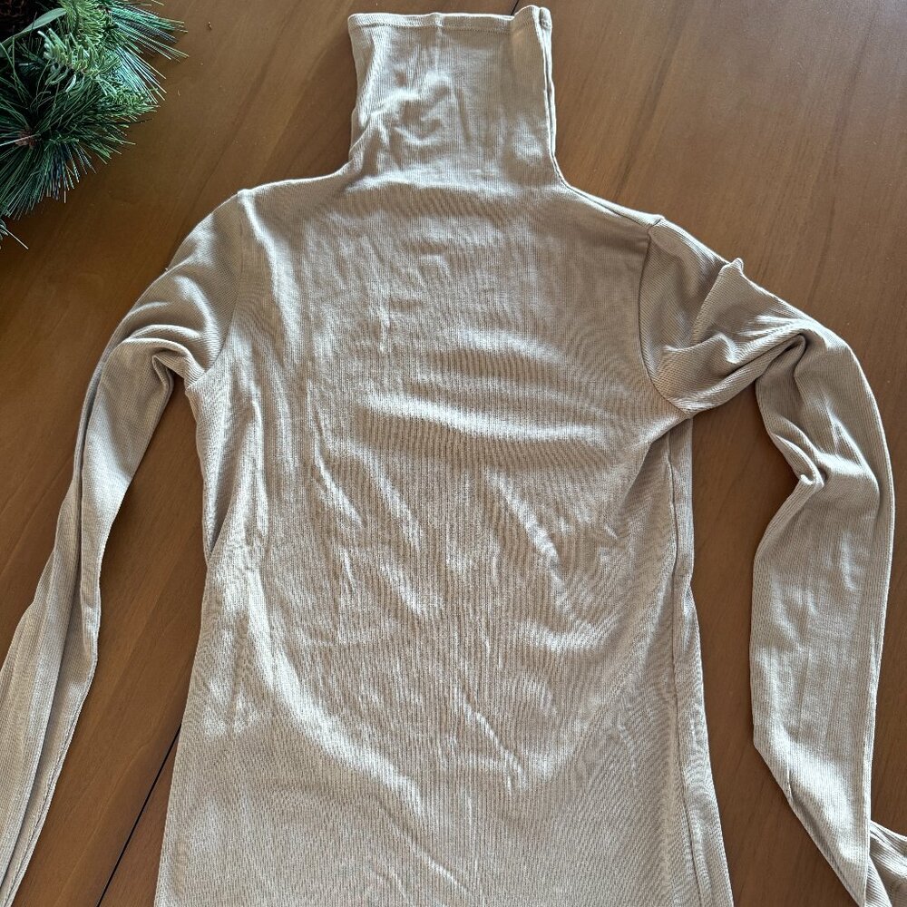 M.M.LaFleur Axam Ribbed Pima Cotton Turtleneck | XS | Neutral Tan